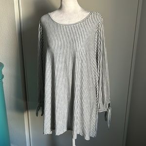 New Max Studio Women’s Plus Striped Tie Sleeve Boatneck Tunic Top